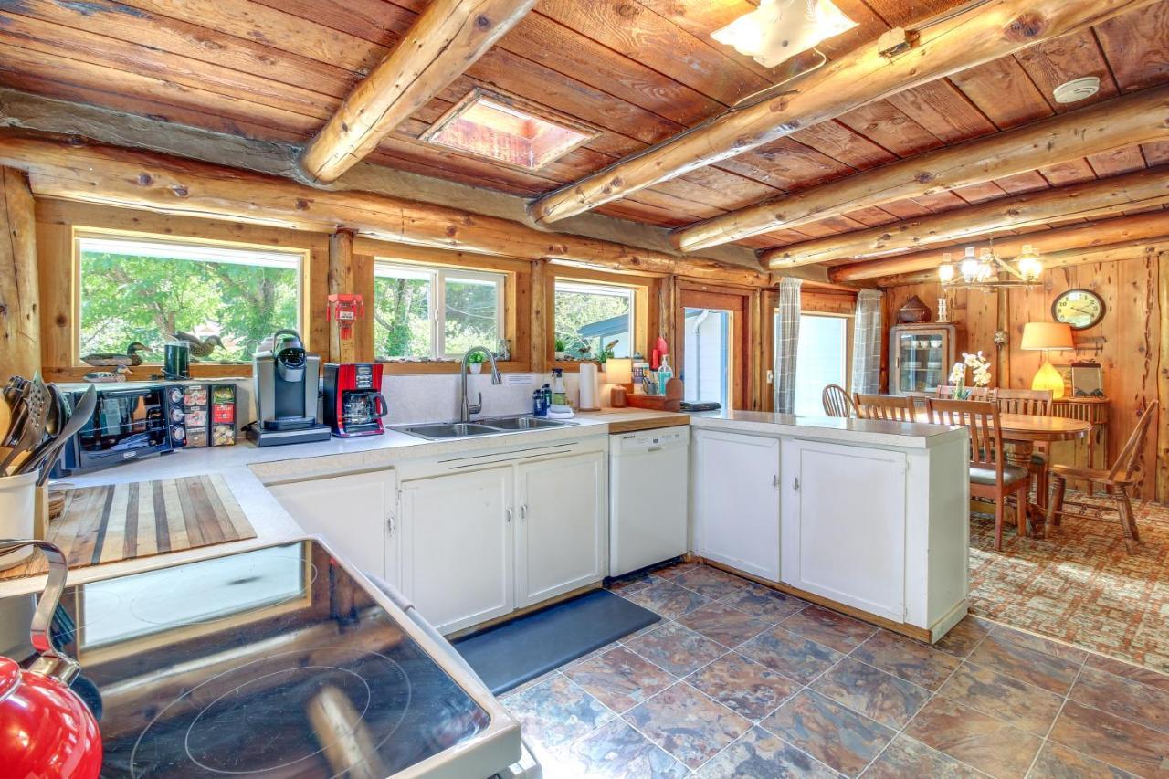 Rustic Bandon Log Cabin On 5 Acres Of Woodlands! Exterior photo