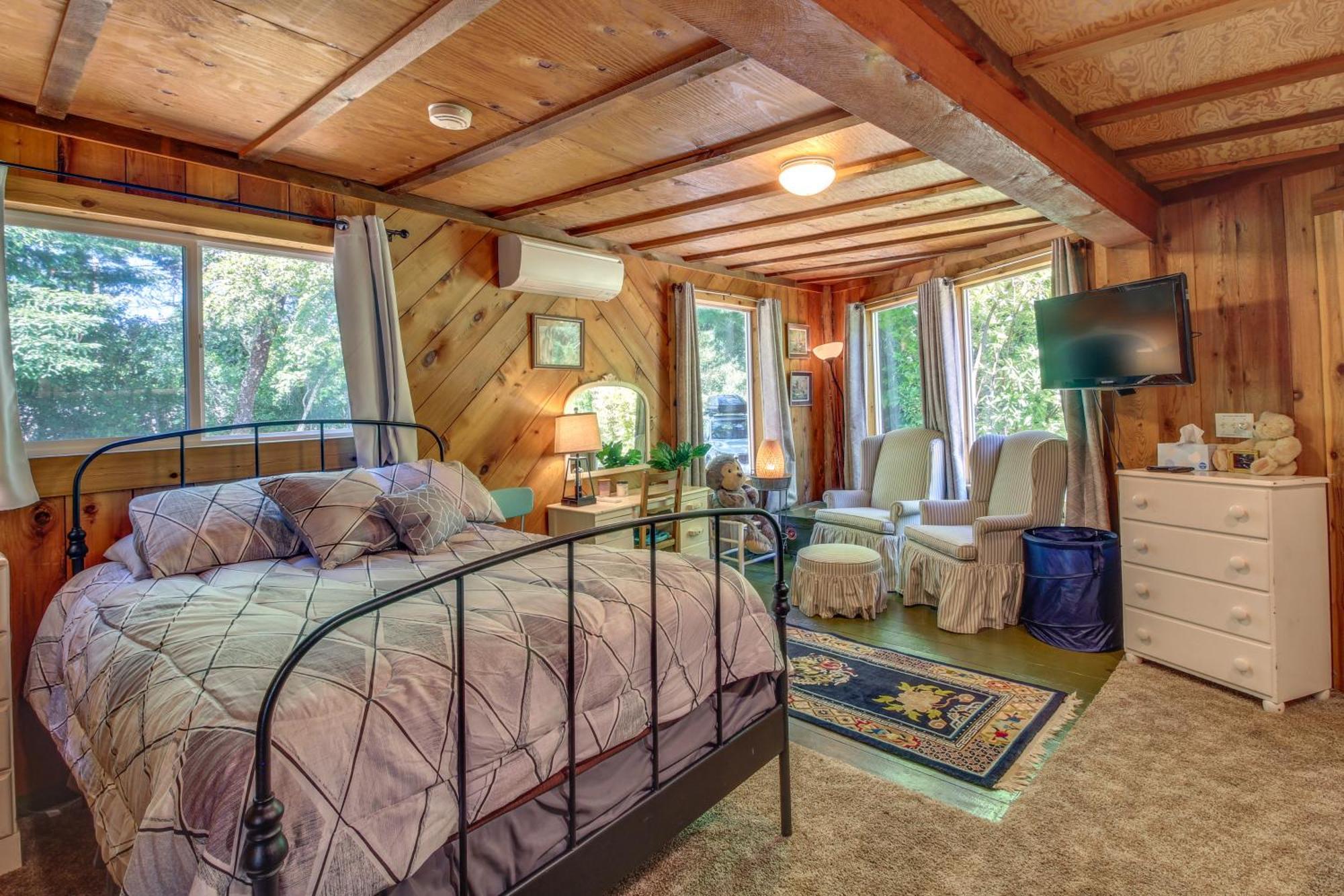 Rustic Bandon Log Cabin On 5 Acres Of Woodlands! Exterior photo